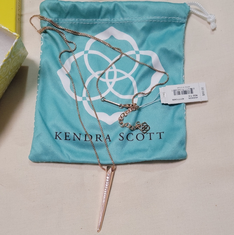 NWT Kendra Scott Hudson rose gold necklace